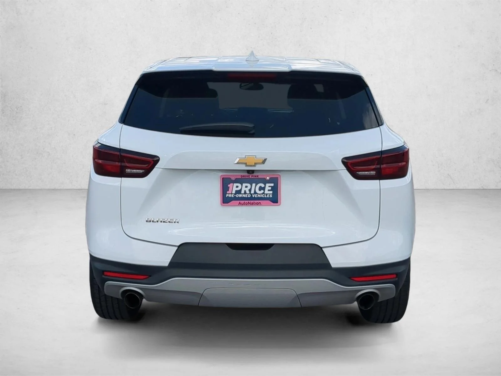 Used 2023 Summit White Chevrolet LT image 7