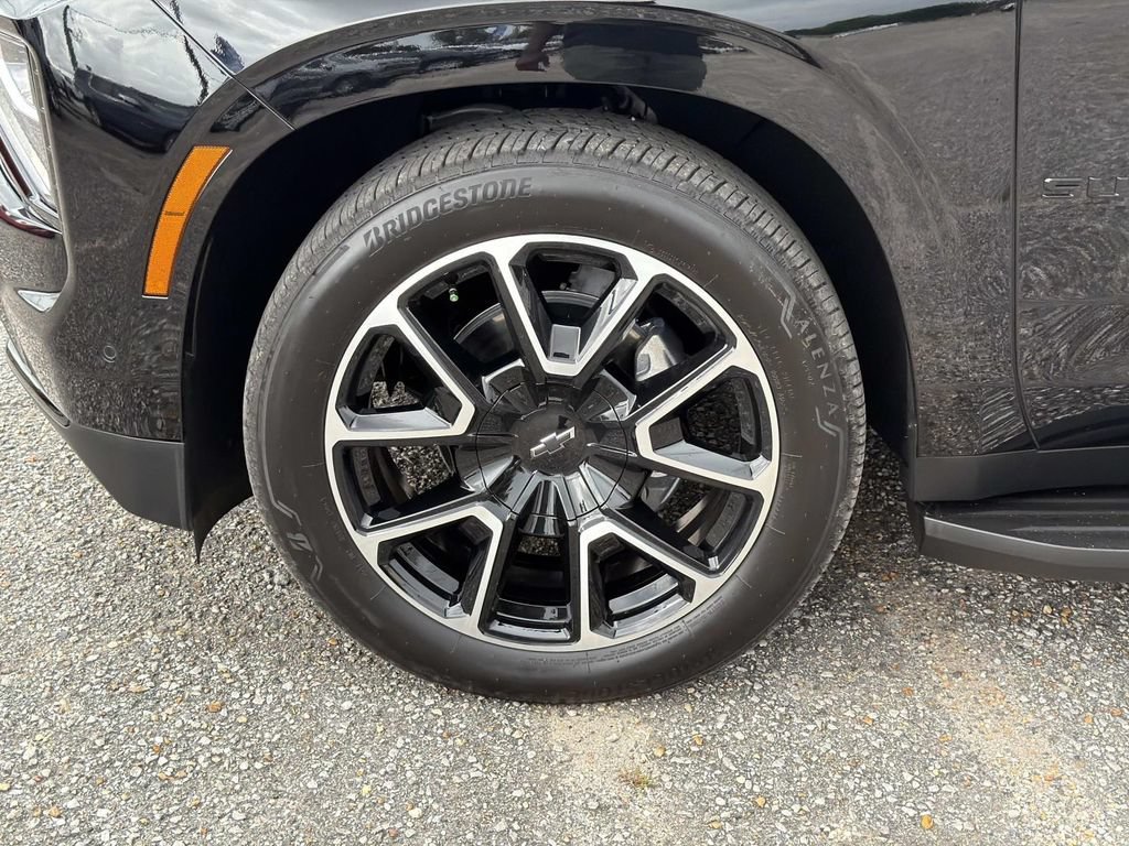 2026 Chevrolet Suburban RST - Photo 35