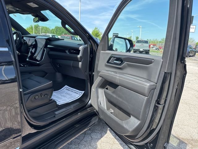 Used 2025 Onyx Black GMC Elevation image 7