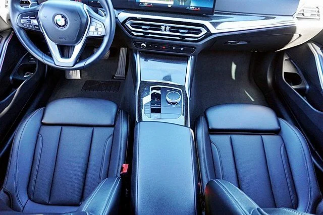 Used 2023 White BMW 330i image 19