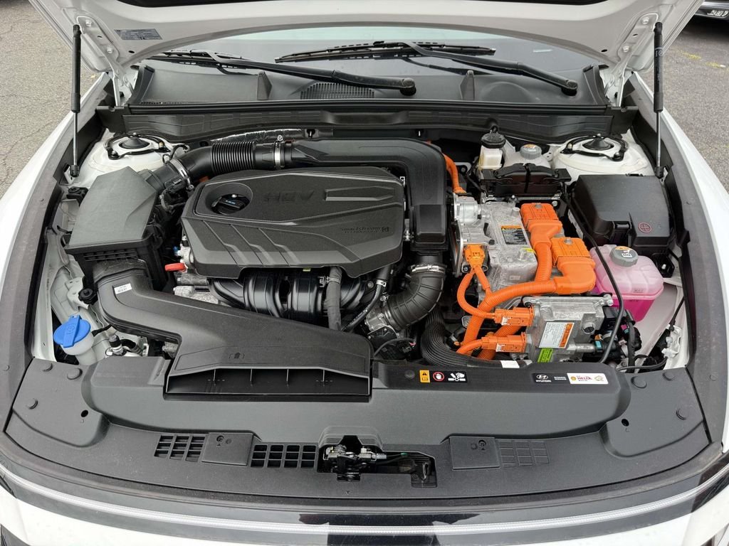Certified Used 2025 White Hyundai SEL image 12