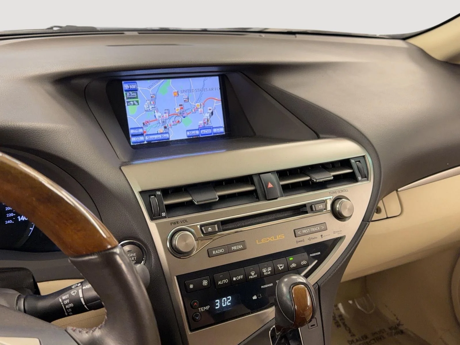 Used 2013 Obsidian Lexus Base image 4