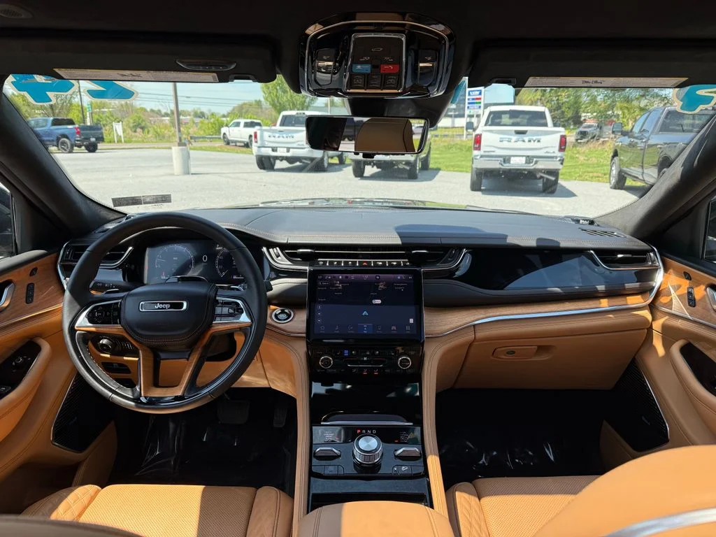 Used 2024 Black Jeep Summit Reserve image 15