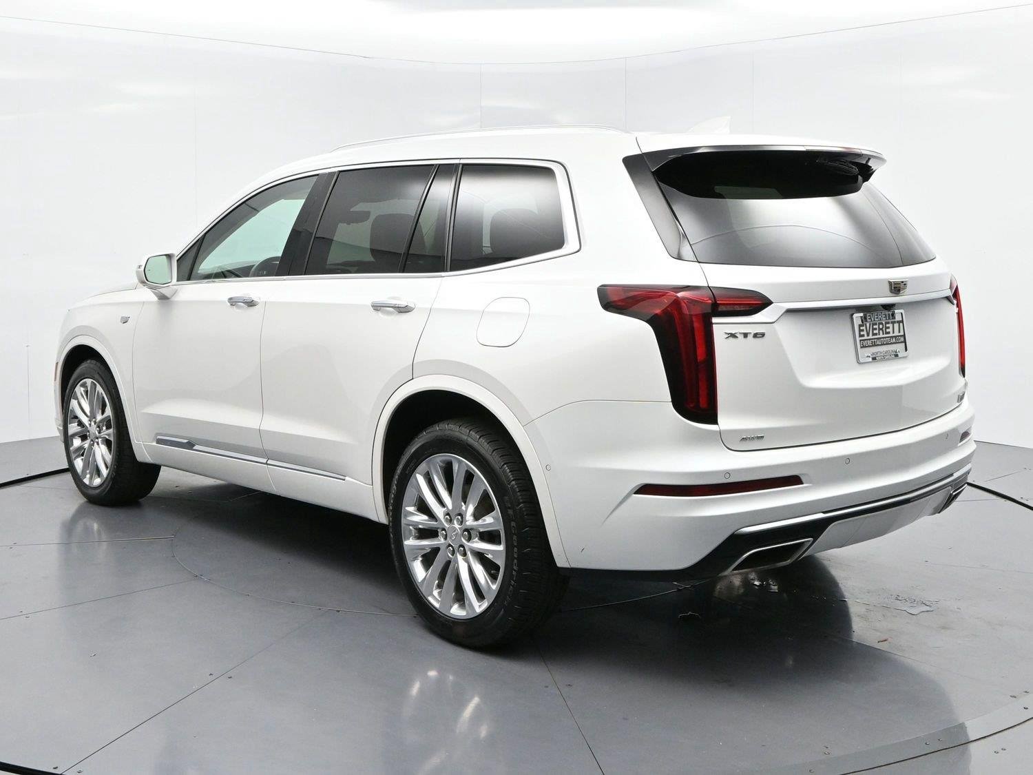 Used 2020 CRYSTAL WHITE TRICOAT Cadillac AWD Premium Luxury image 5