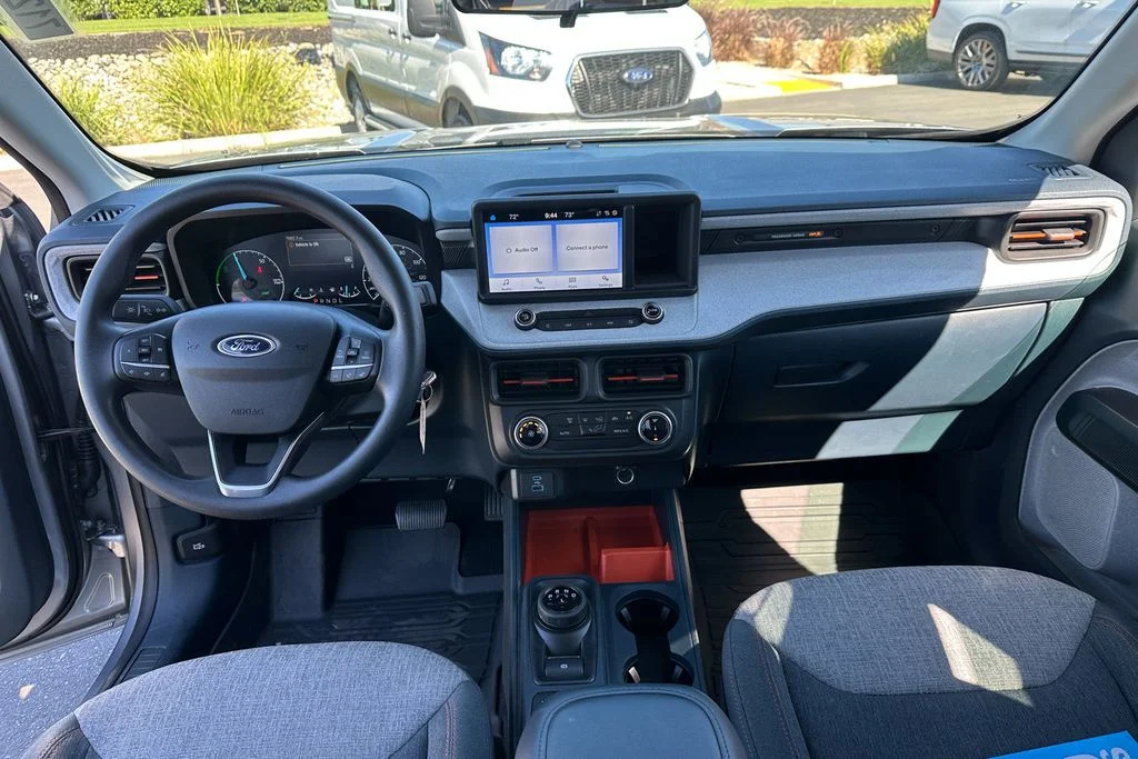 Used 2024 Silver Ford XLT image 27
