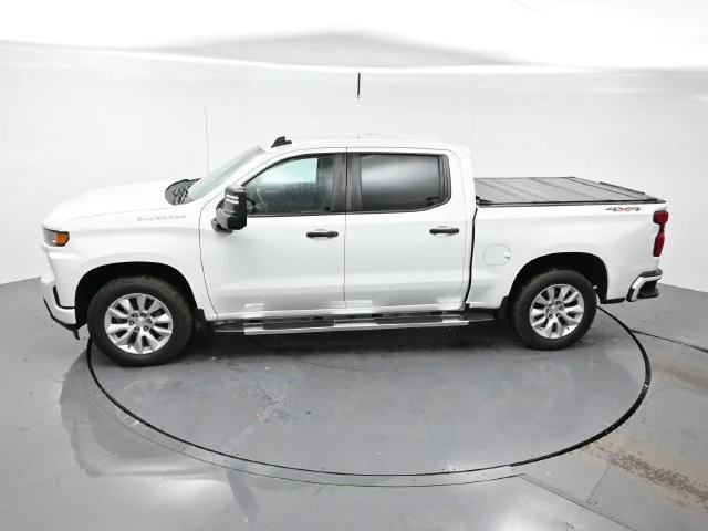 Used 2021 SUMMIT WHITE Chevrolet Custom image 20