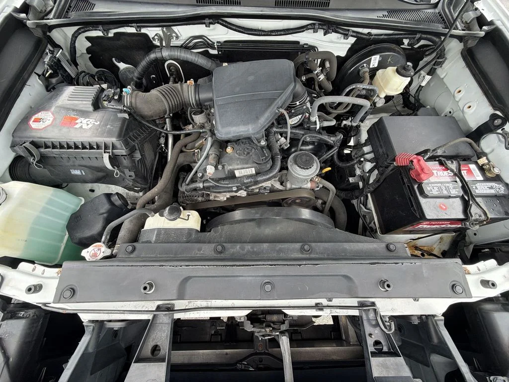 Used 2019 White Toyota SR image 35
