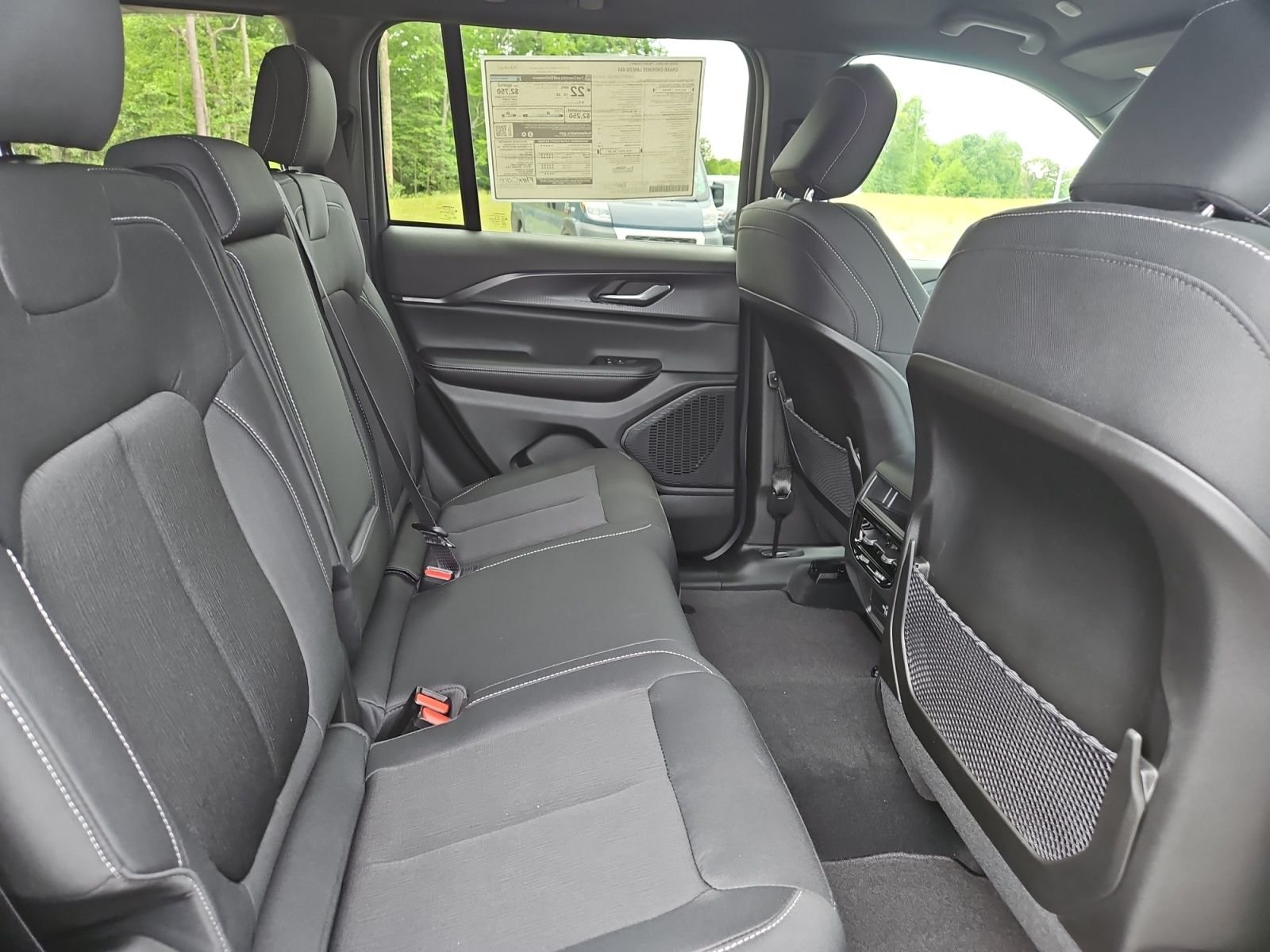 New 2026 Baltic Gray Metallic Clear-Coat Exterior Paint Jeep Laredo image 17