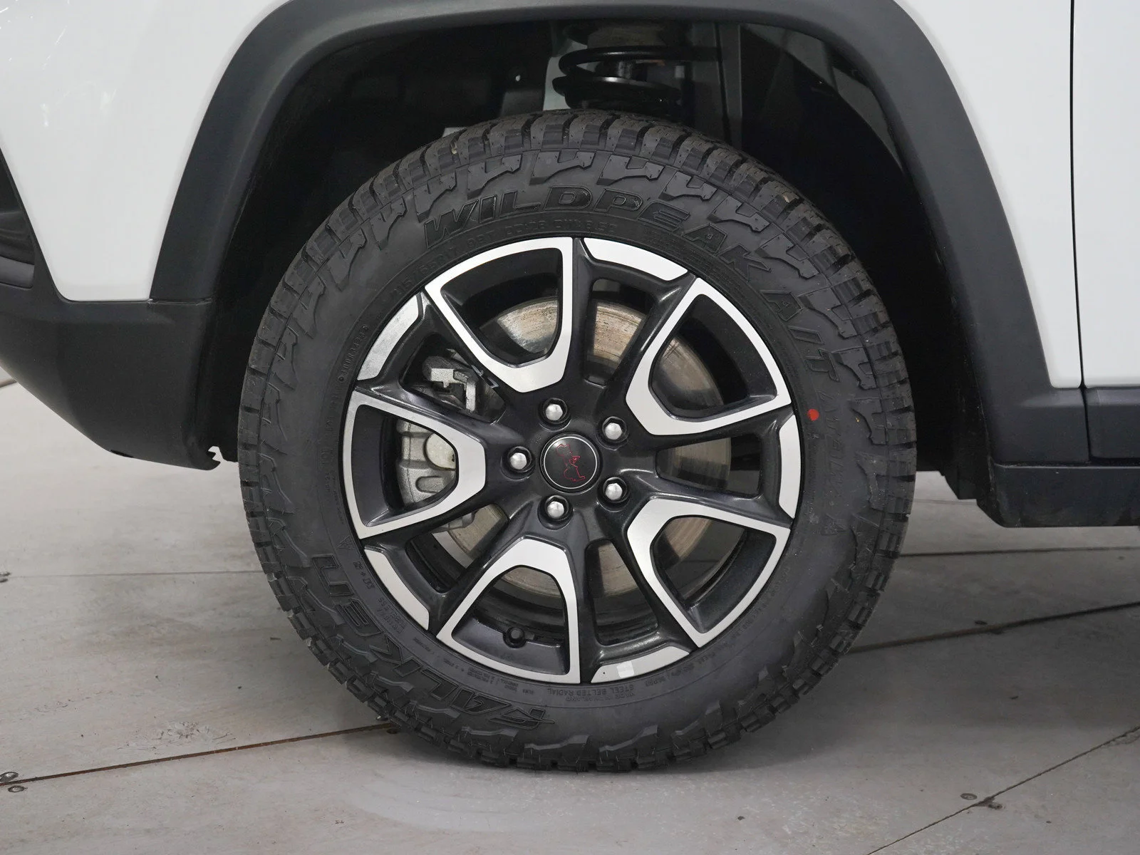 Used 2025 Bright White Clearcoat Jeep Trailhawk image 28