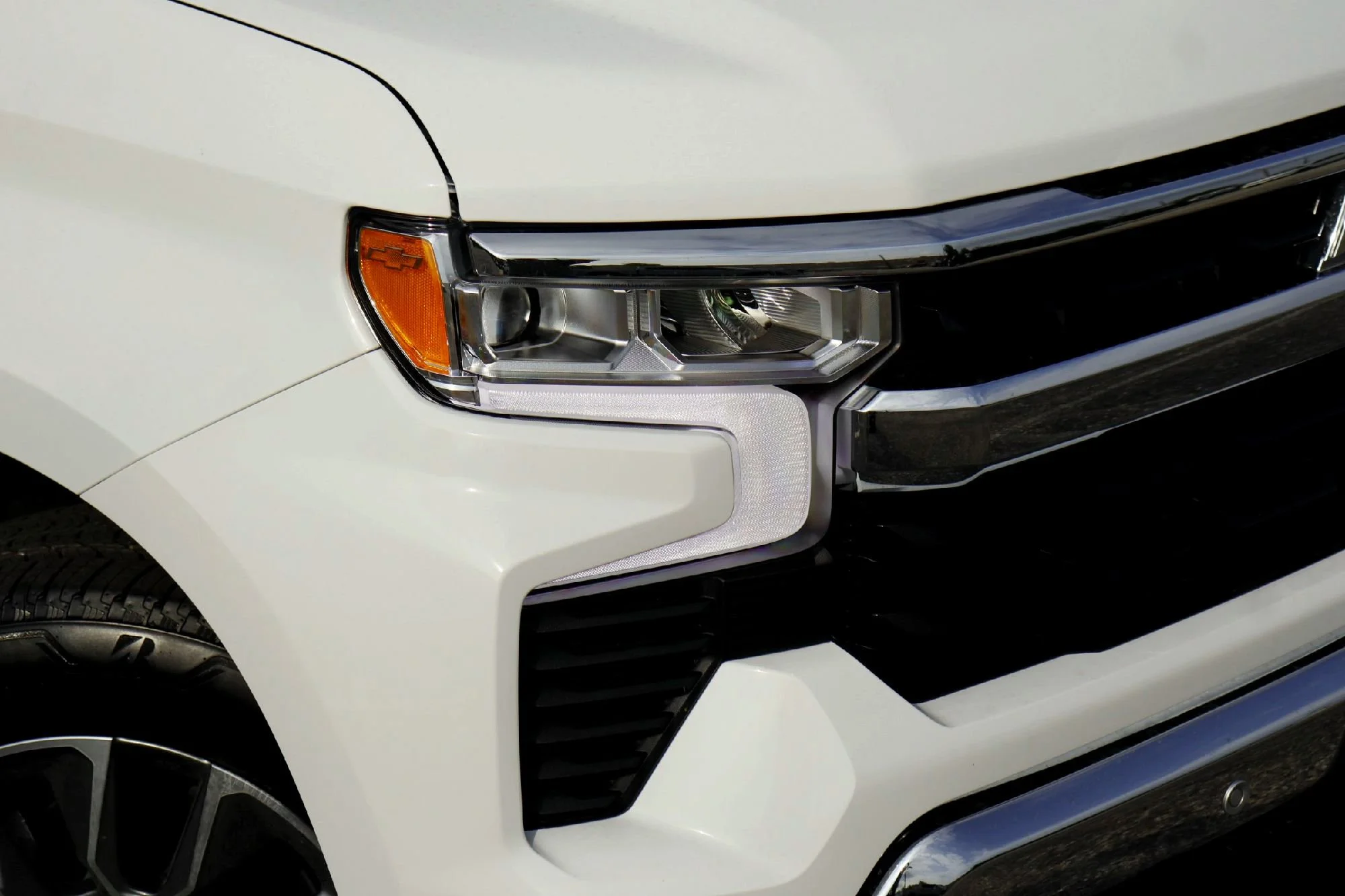 New 2026 White Chevrolet LT image 2