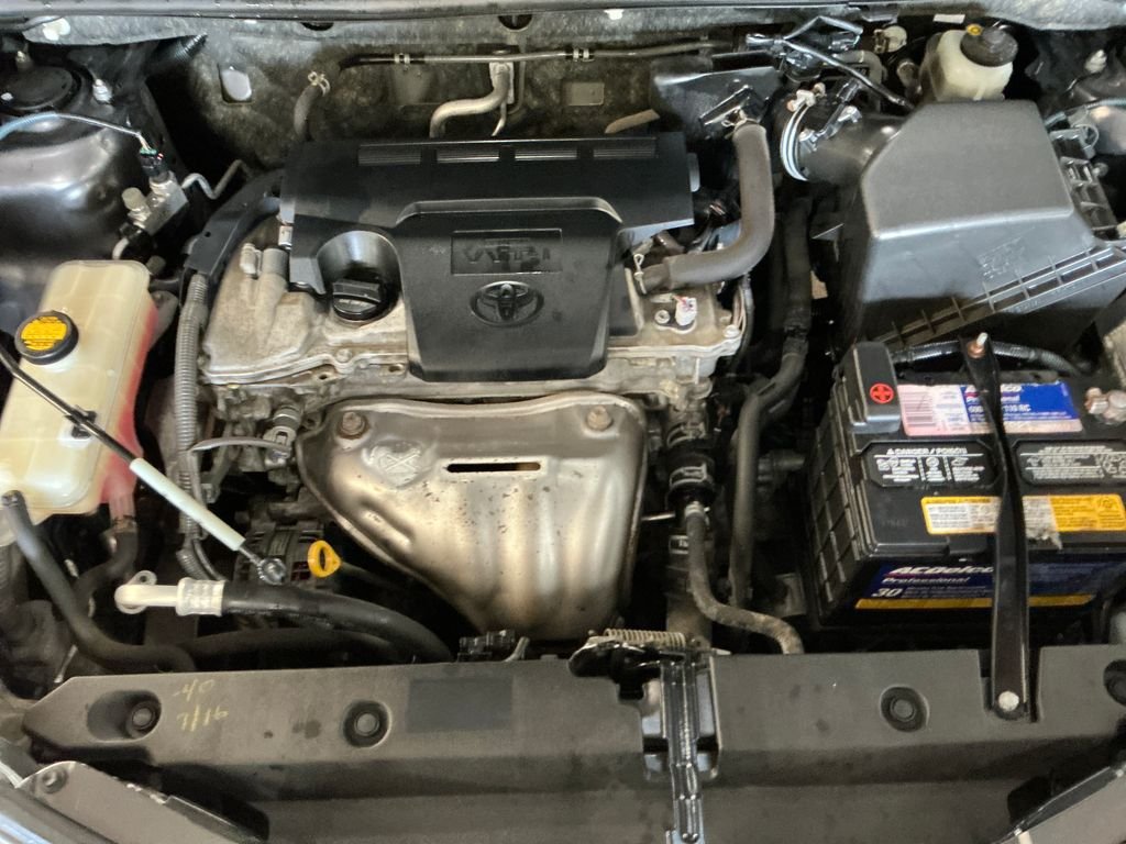 Used 2013 Gray Toyota LE image 9