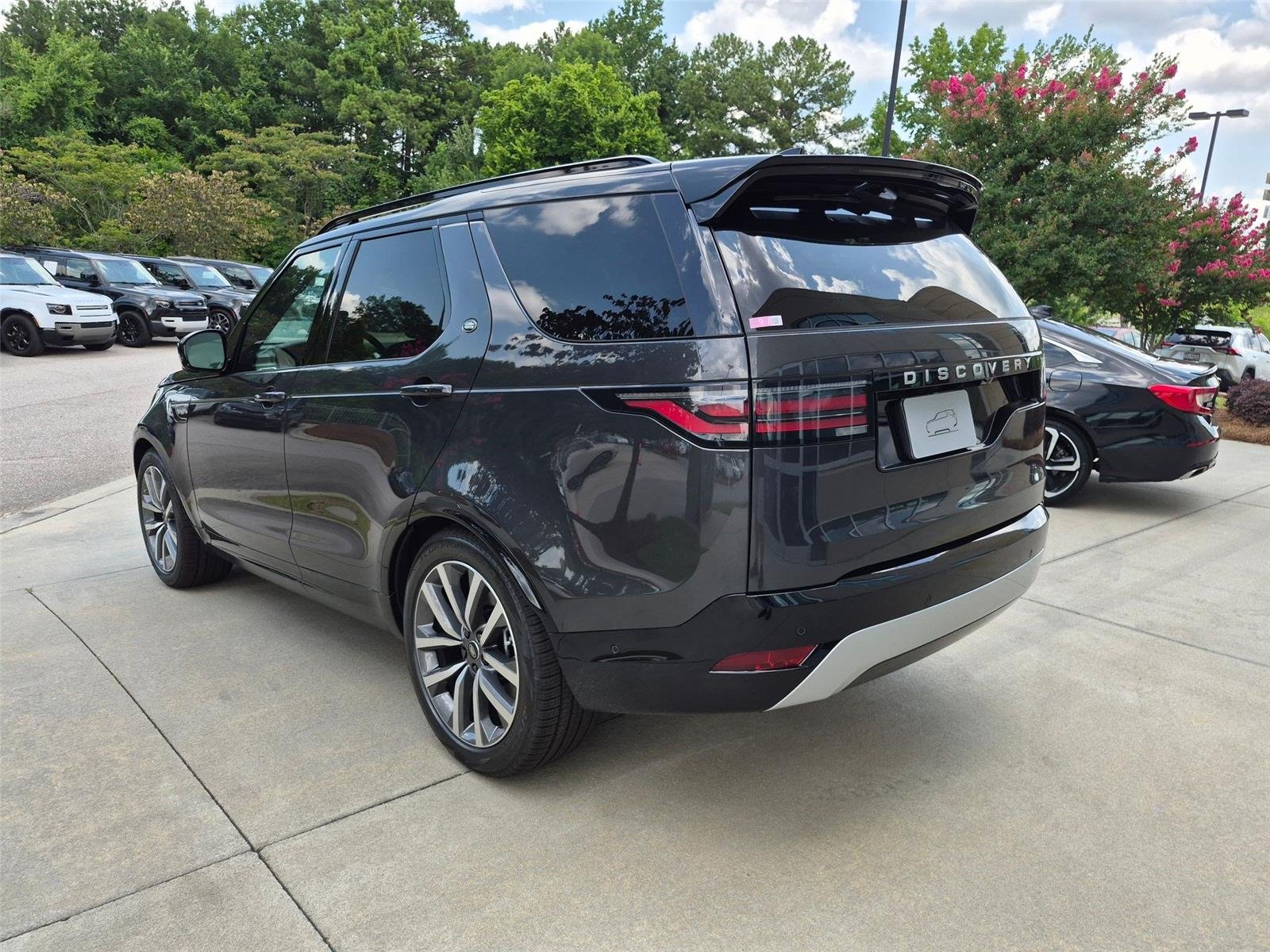 New 2026 Carpathian Grey Premium Metallic Land Rover Gemini Edition image 7