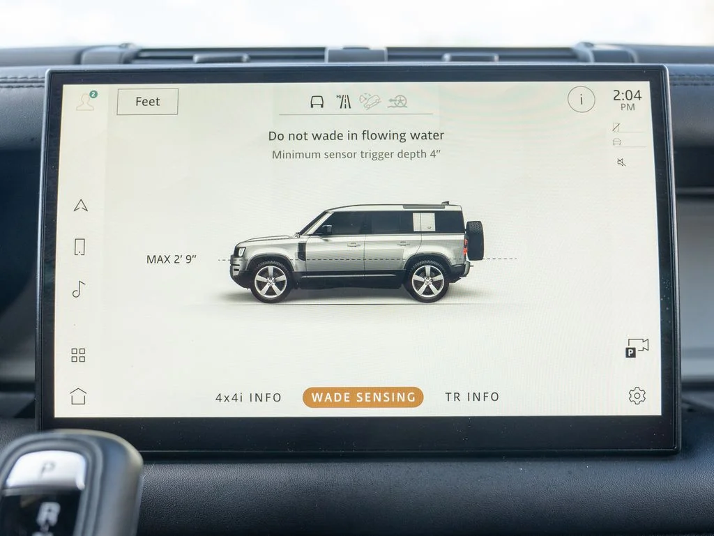 Used 2022 Blue Land Rover X-Dynamic HSE image 28
