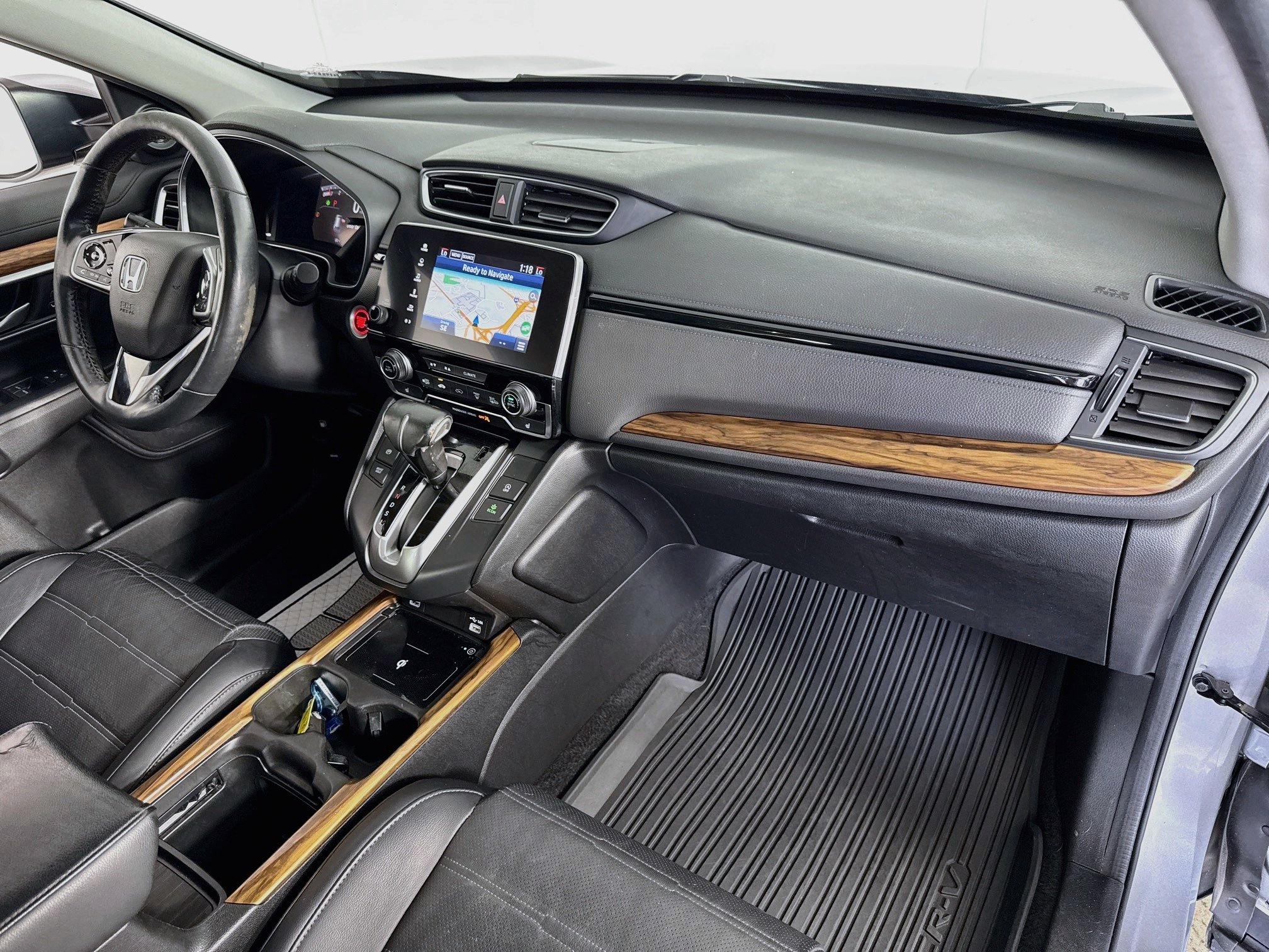 Used 2020 Lunar Silver Metallic Honda Touring image 30