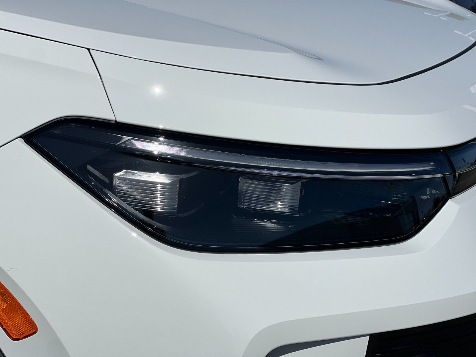 New 2026 Pure White Volkswagen SE image 25