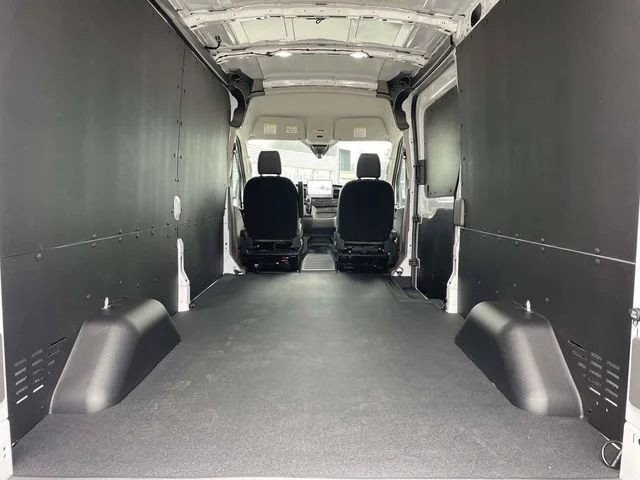 New 2026 Oxford White Ford Base image 5