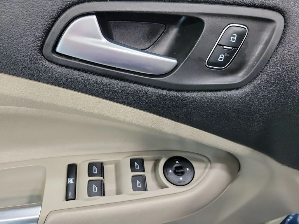 Certified Used 2018 Blue Ford SE image 27