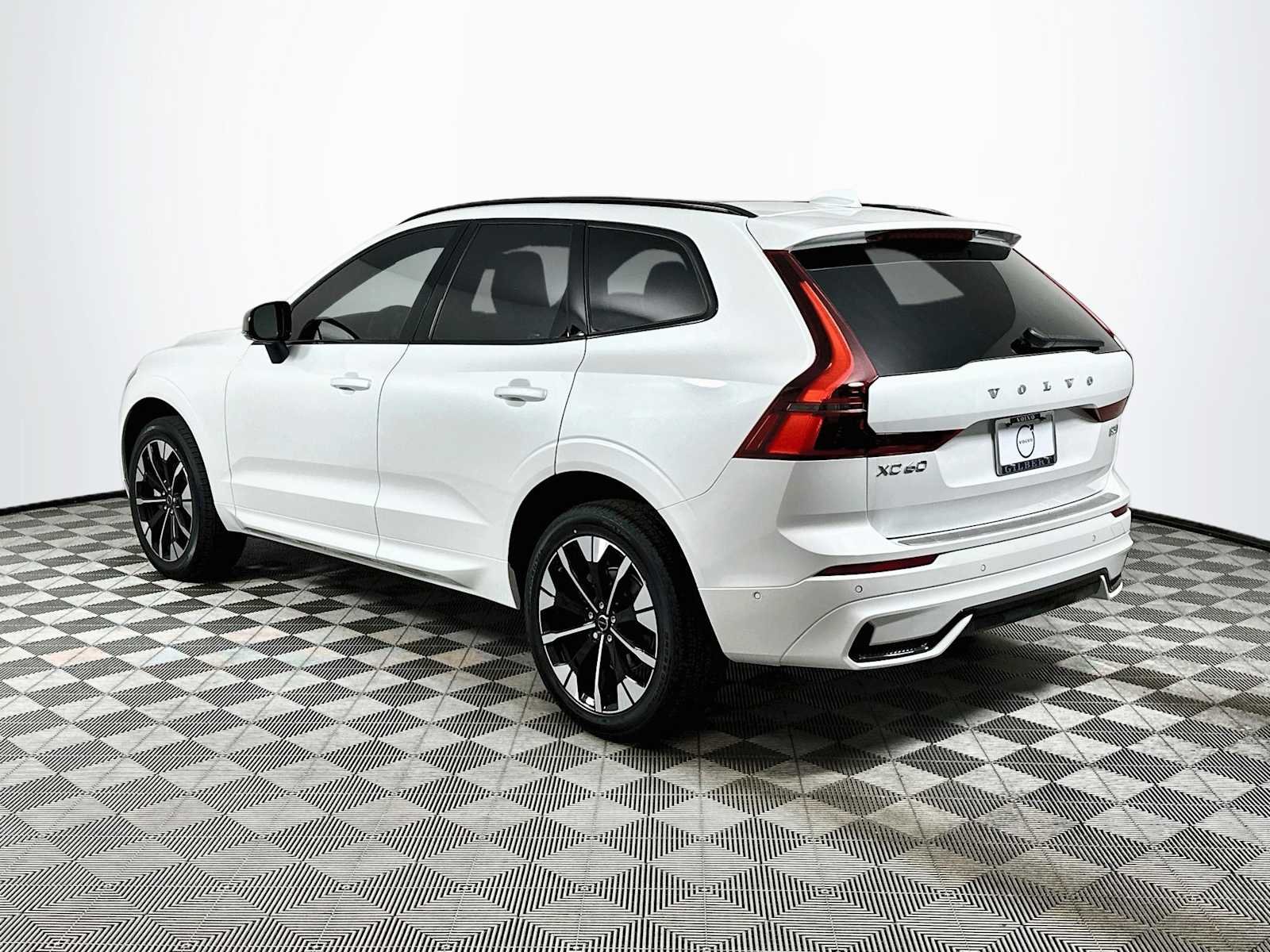 New 2026 Crystal White Volvo Plus image 5