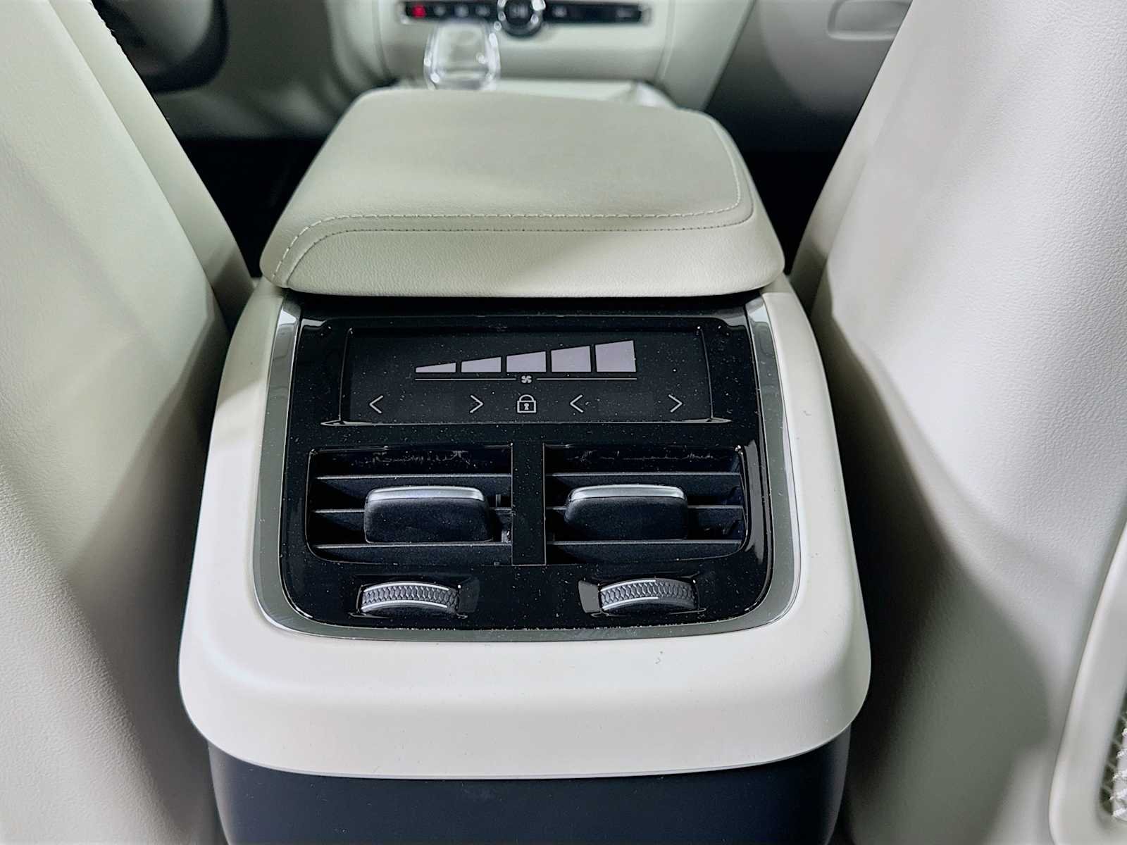 New 2026 Crystal White Volvo Ultra image 23