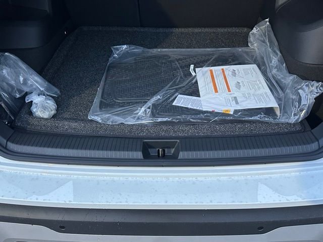 New 2026 Pure White Volkswagen 2.0T SE image 17