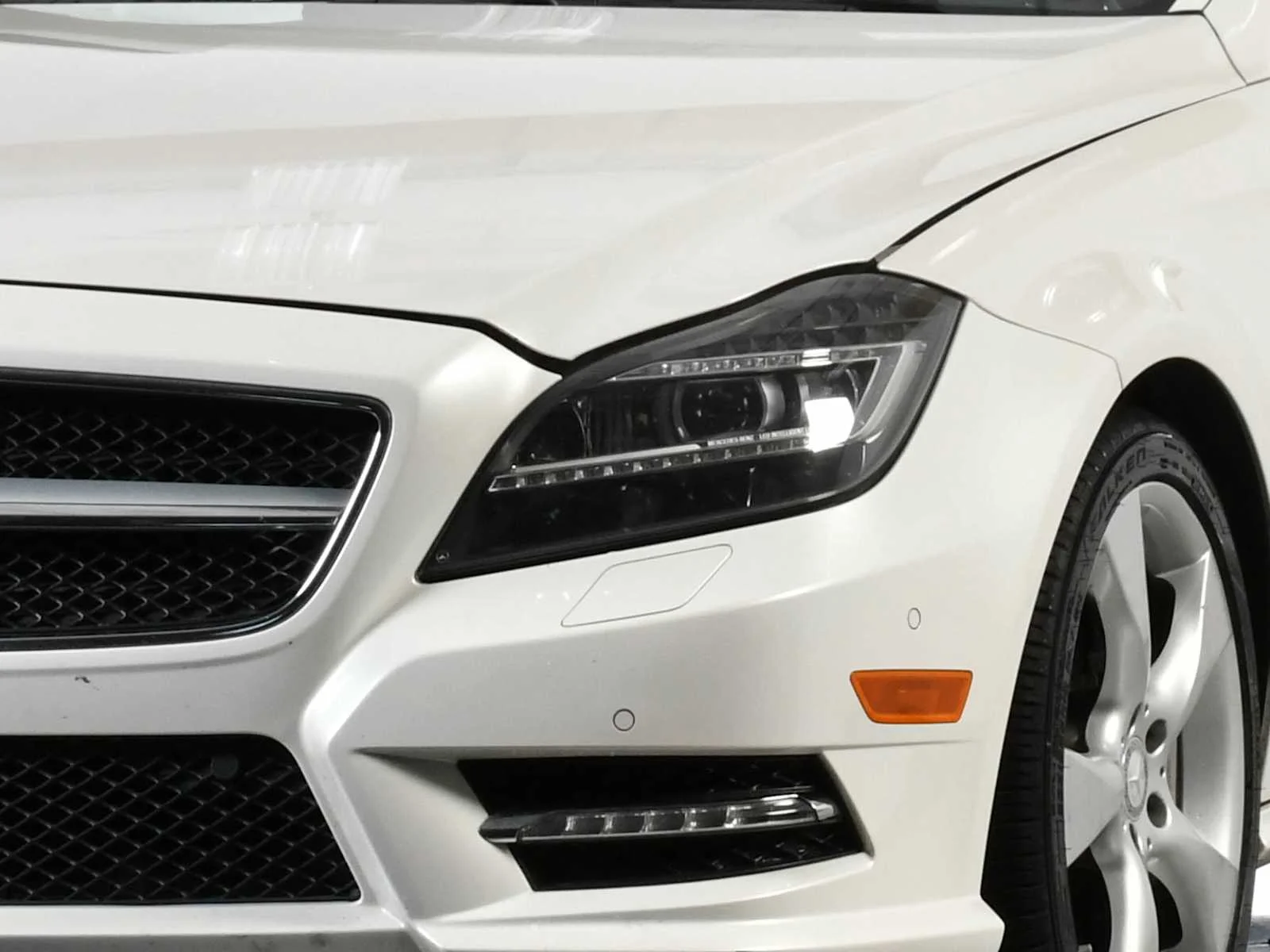 Used 2013 Diamond White Metallic Mercedes-Benz CLS 550 image 10