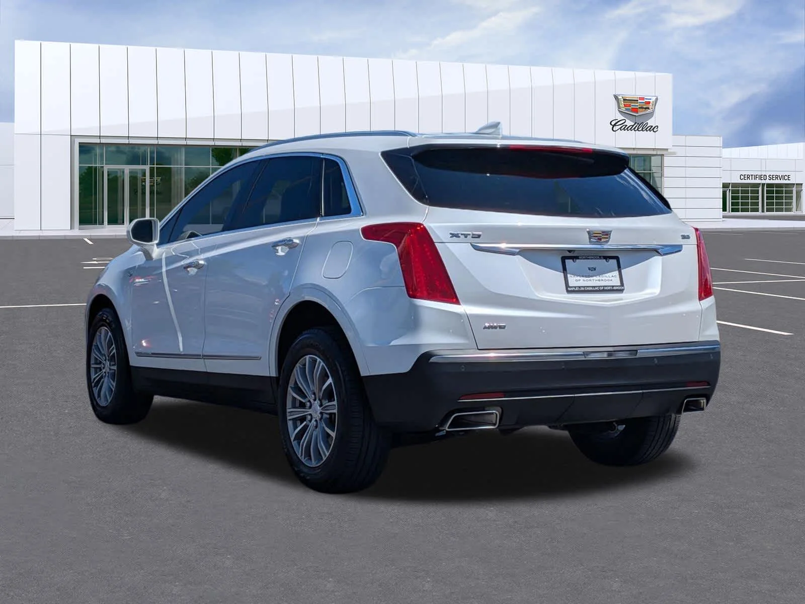 Used 2017 CRYSTAL WHITE TRICOAT Cadillac Luxury AWD image 7