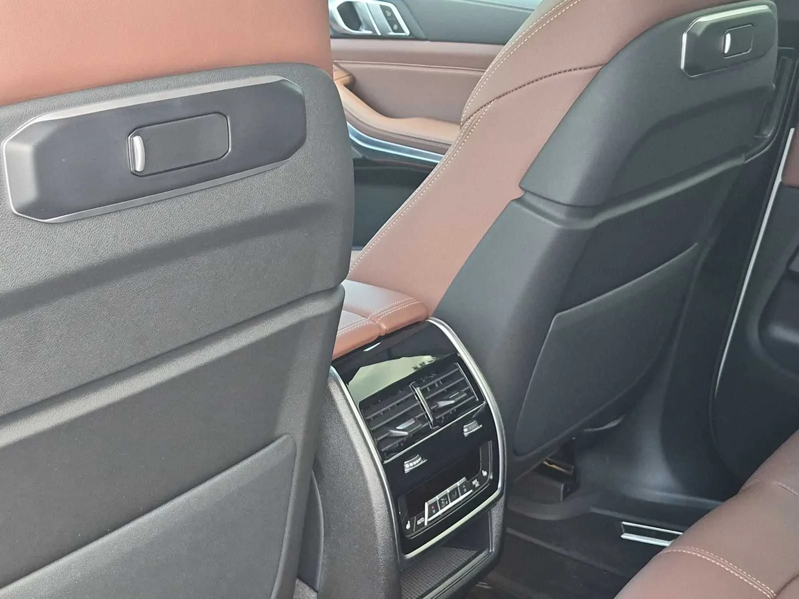 2026 BMW X5 50e - Photo 17