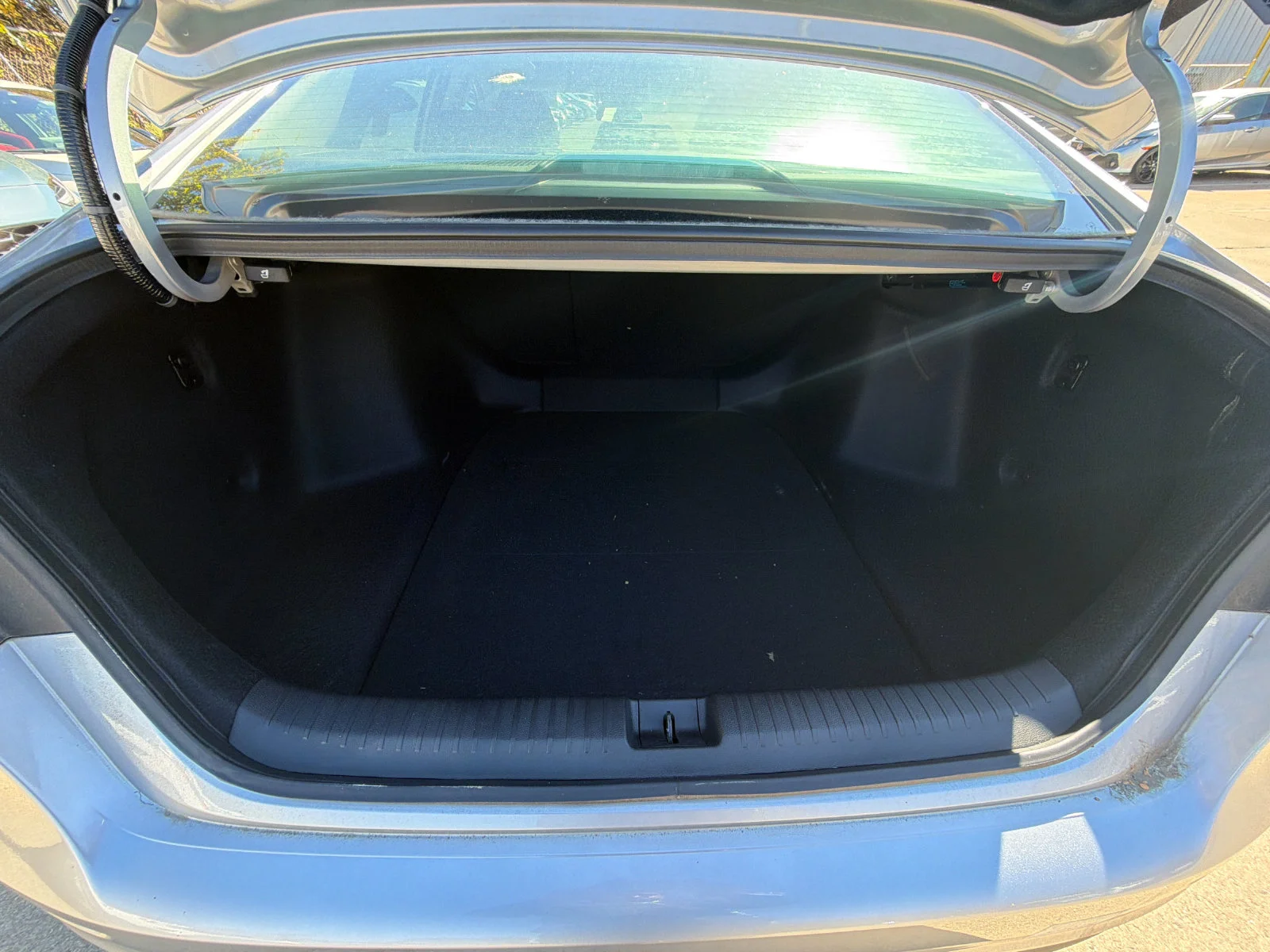 Used 2025 Silver Metallic Honda SE image 28