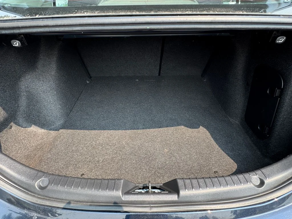 Used 2016 Deep Crystal Blue Mica Mazda i Touring image 10