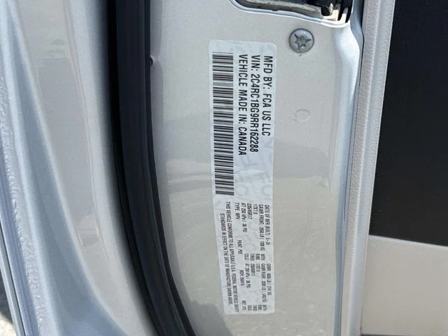 Used 2024 Silver Chrysler Touring L image 30