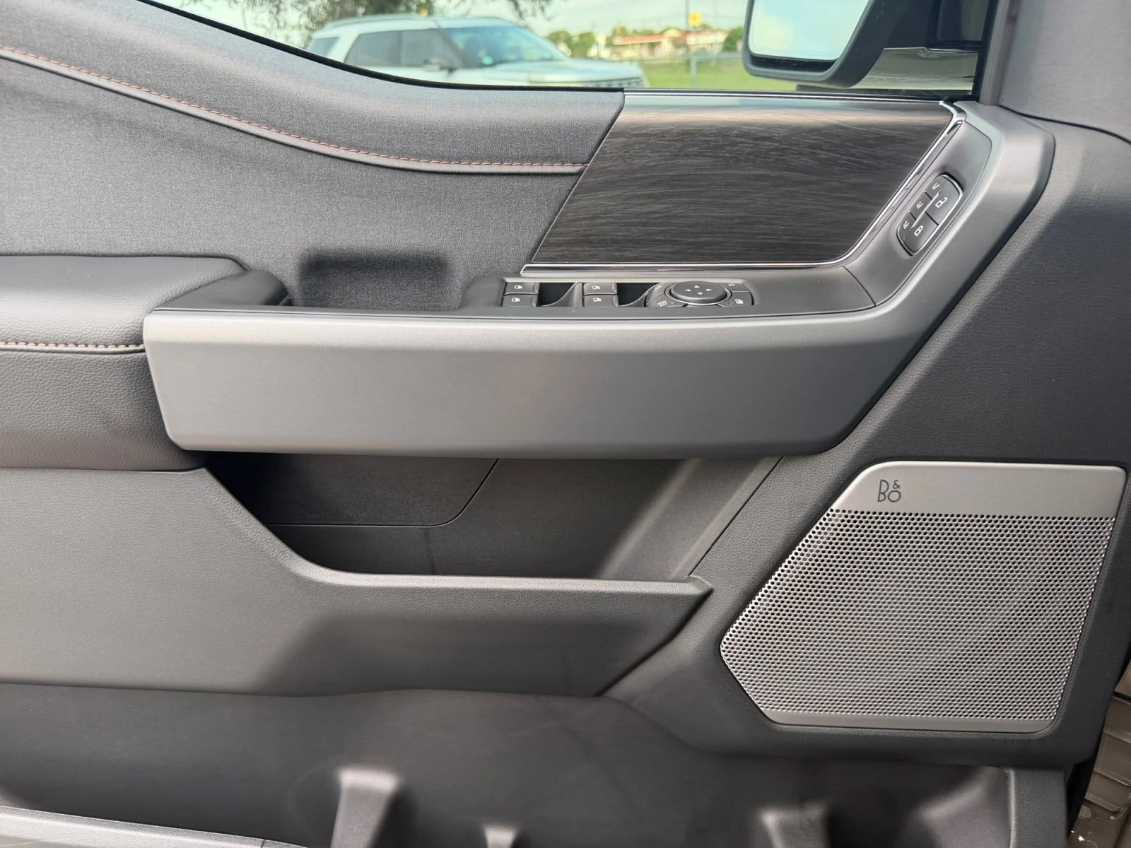 New 2026 Marsh Gray Ford LARIAT image 17
