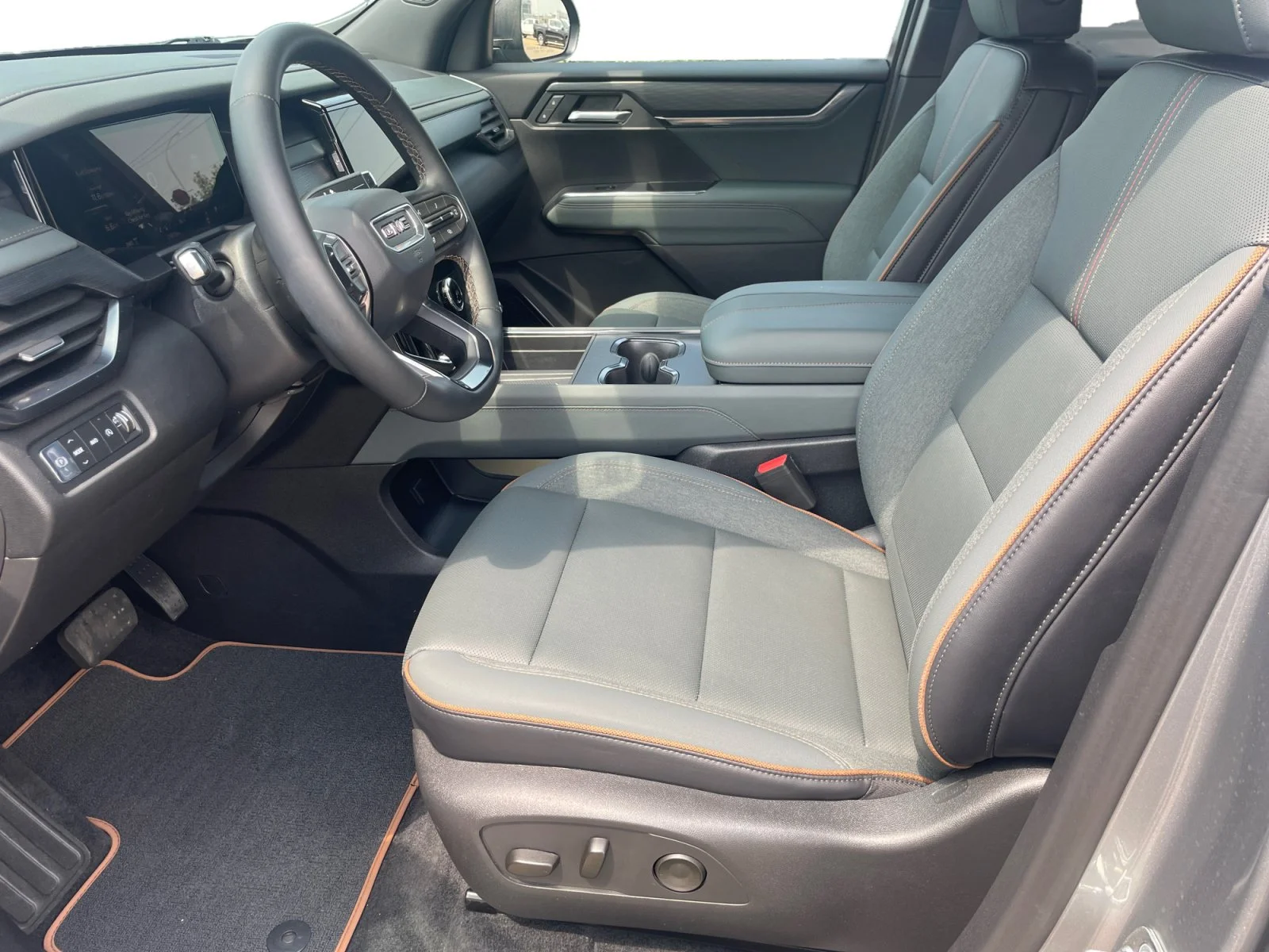 Used 2026 Silver GMC AT4 AWD Leather 7 Passenger image 11