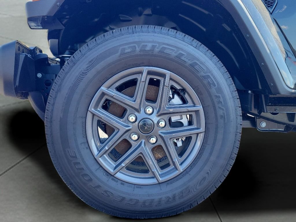 New 2025 Black Clear-Coat Exterior Paint Jeep Sport S image 9