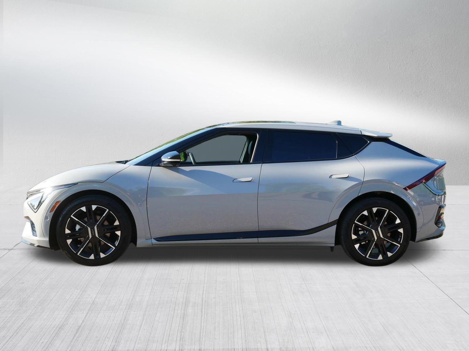 Used 2025 Wolf Gray Kia GT-Line image 4