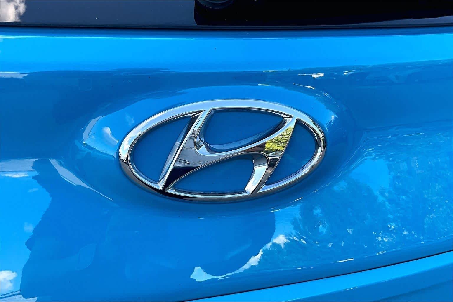 Used 2022 Teal Isle Hyundai SEL image 30
