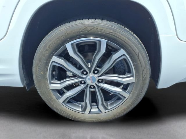 Used 2019 White GMC Denali image 11