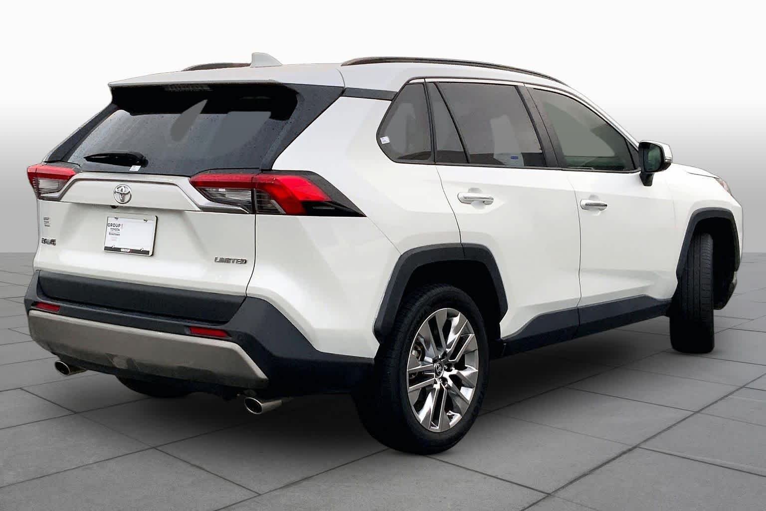 Used 2023 Wind Chill Pearl Toyota Limited image 13