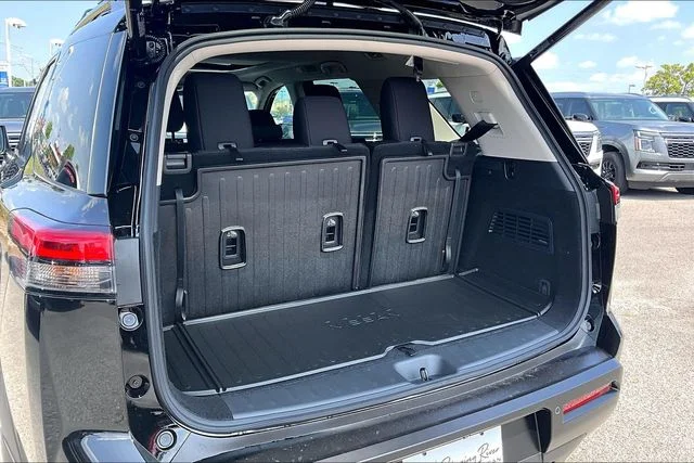 New 2026 Nissan Pathfinder SV 4D Sport Utility