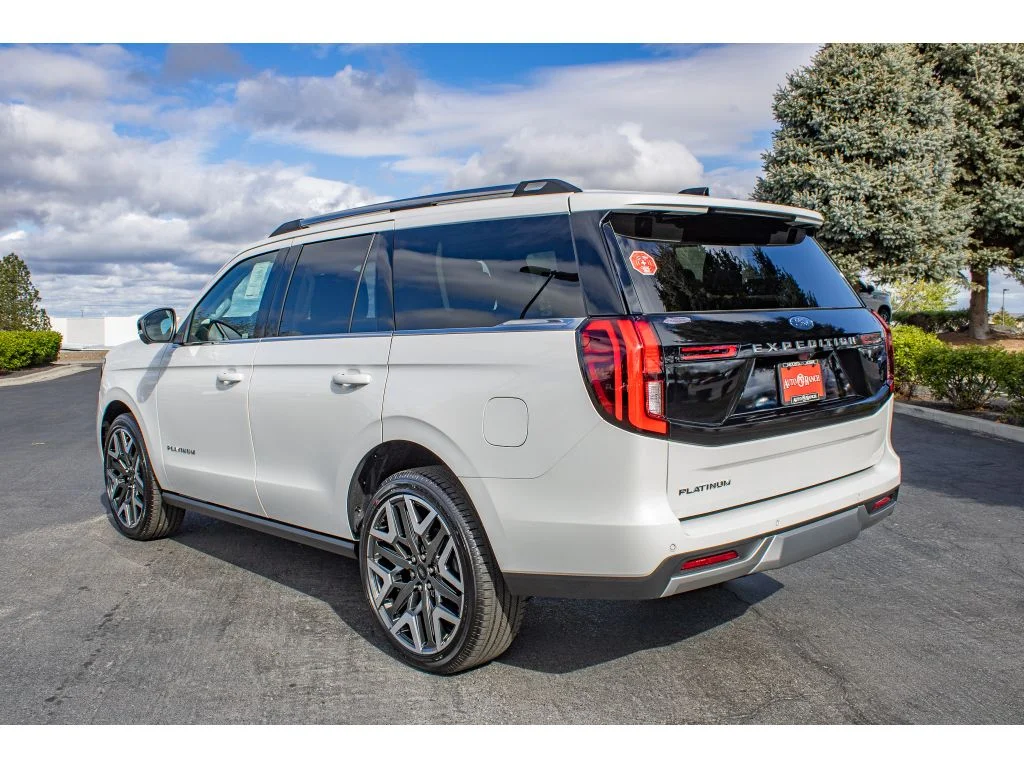 New 2026 Star White Metallic Tri-Coat Ford Platinum® image 6