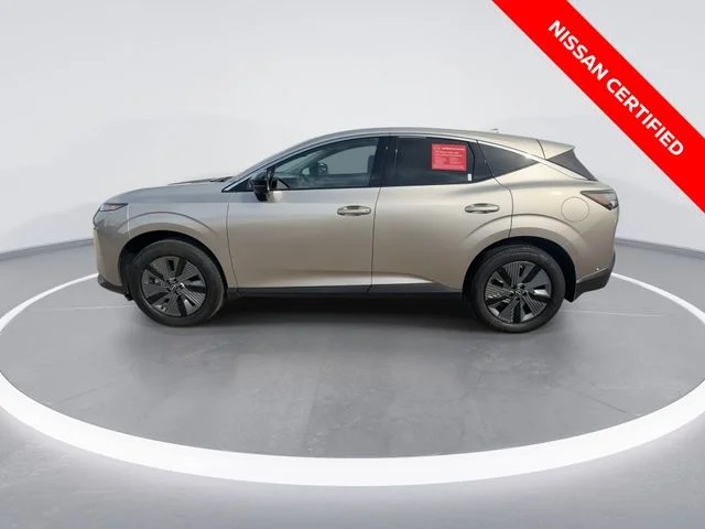 Used 2025 Gold Nissan SL image 5