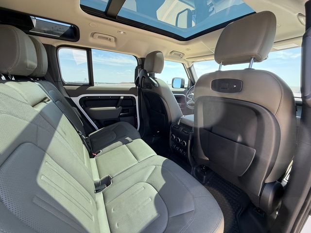 Used 2020 White Land Rover S image 17