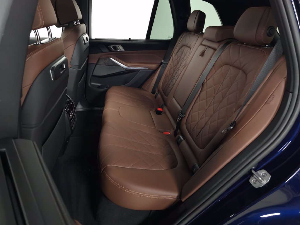 Used 2026 Blue BMW xDrive40i image 41