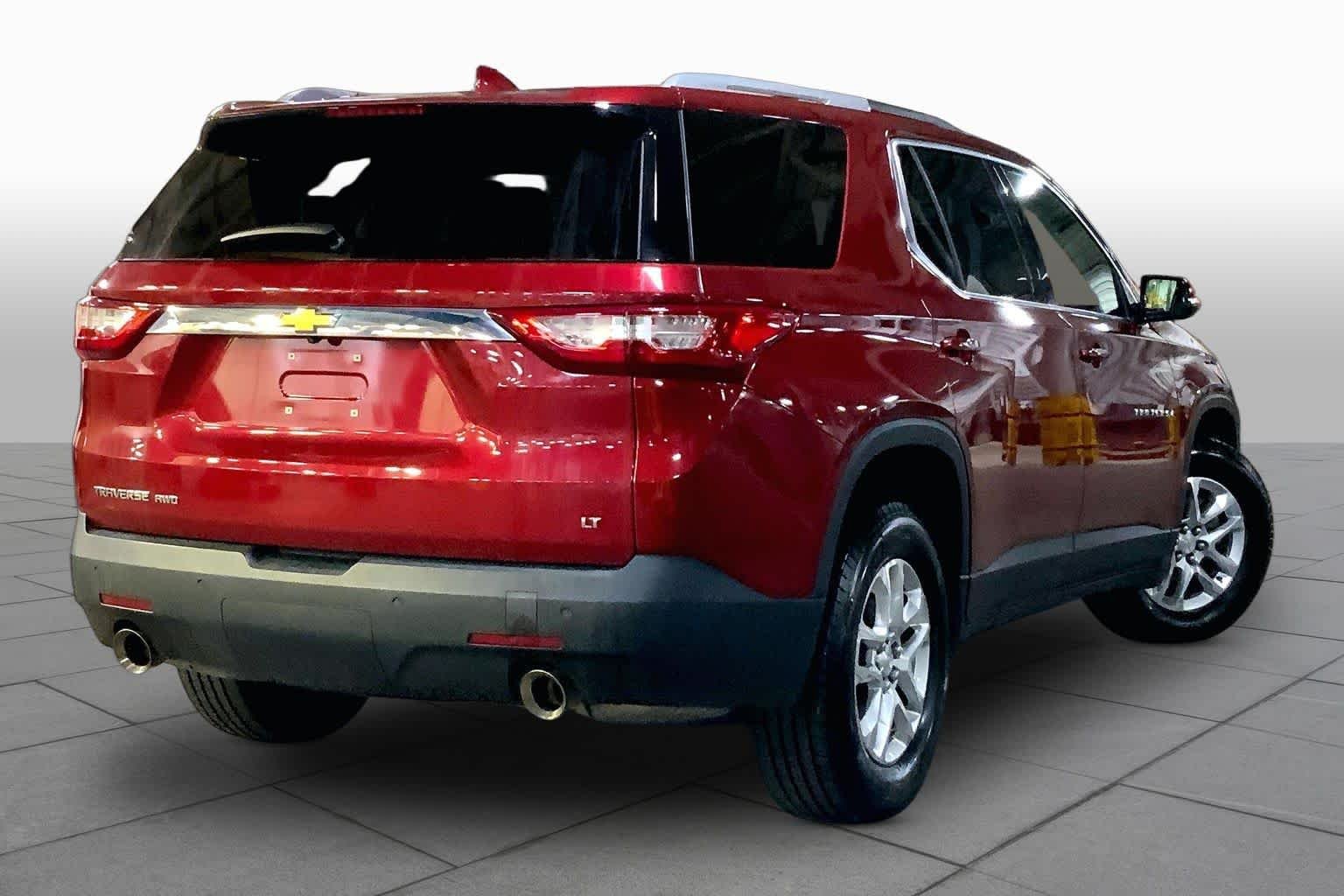 Used 2018 Cajun Red Tintcoat Chevrolet LT Cloth image 13