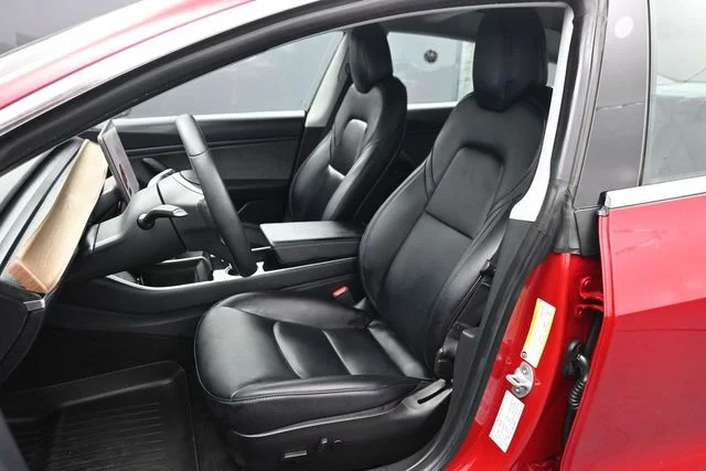Used 2019 Red Tesla Long Range image 5