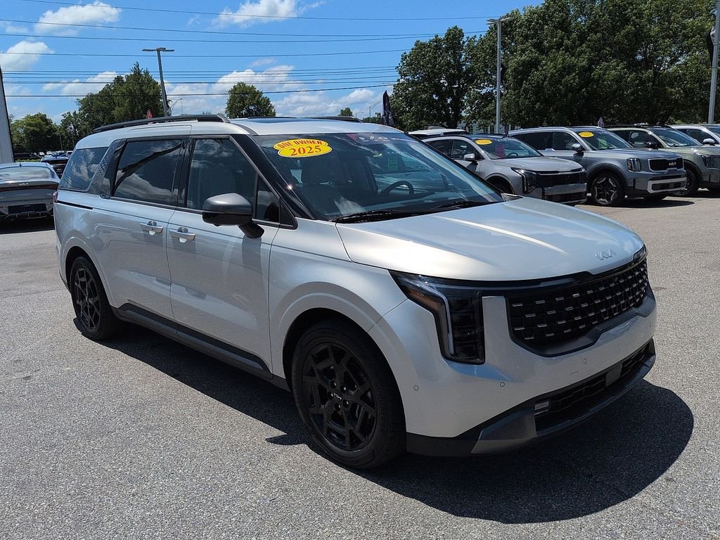 Certified Used 2025 White Kia SX Prestige image 1