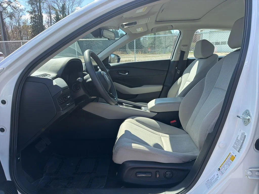 Used 2024 White Honda EX image 15