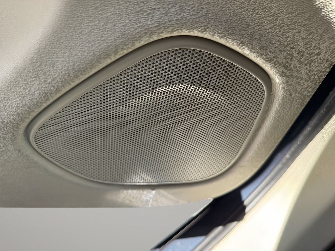 Used 2021 Denim Blue Metallic Volvo T6 Momentum image 19