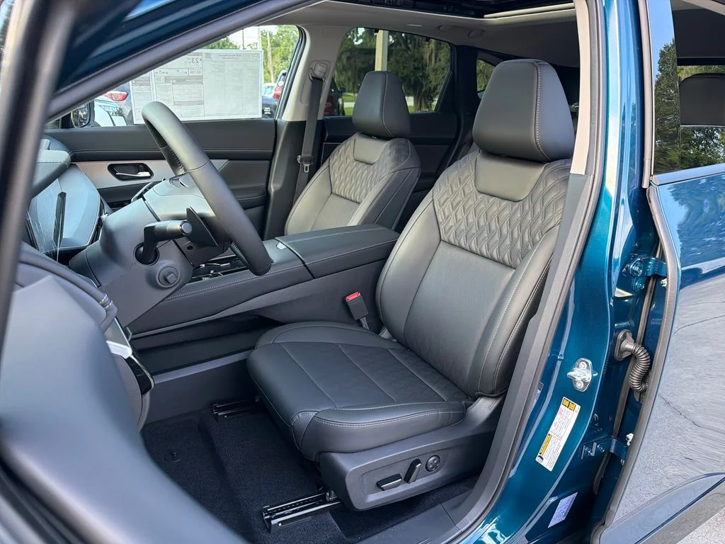 New 2026 Aurora Blue Pearl Metallic Nissan Platinum image 31
