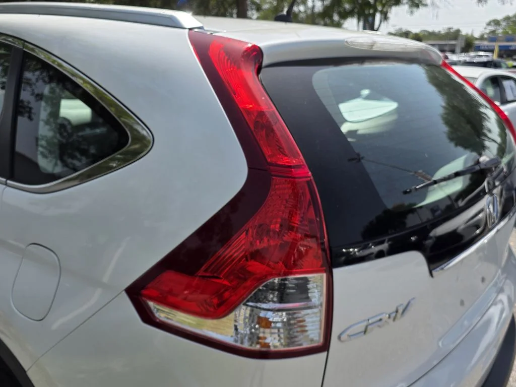 Used 2013 White Honda LX image 7