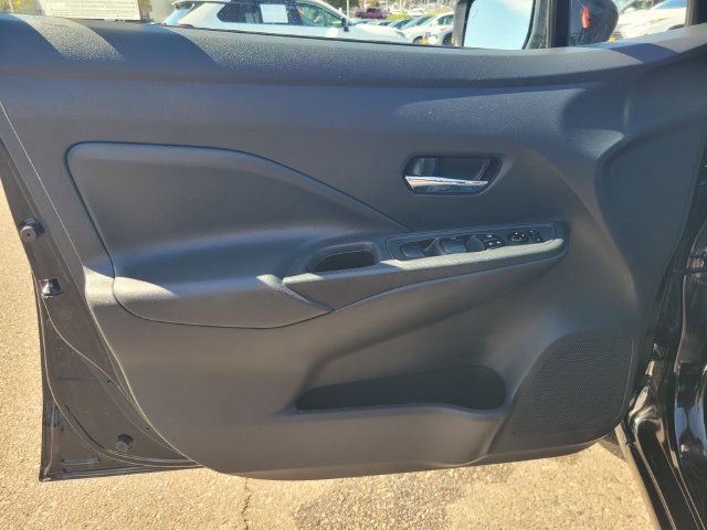 Used 2025 Black Nissan 1.6 SV image 18